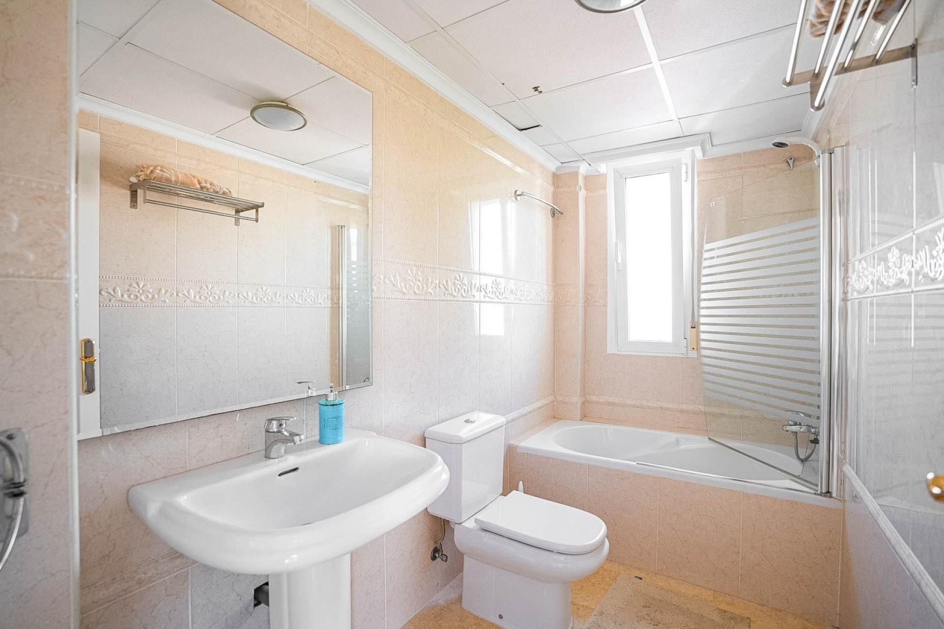 Sprzedaż - Willa wolnostojąca -
Torrevieja - Torre la mata