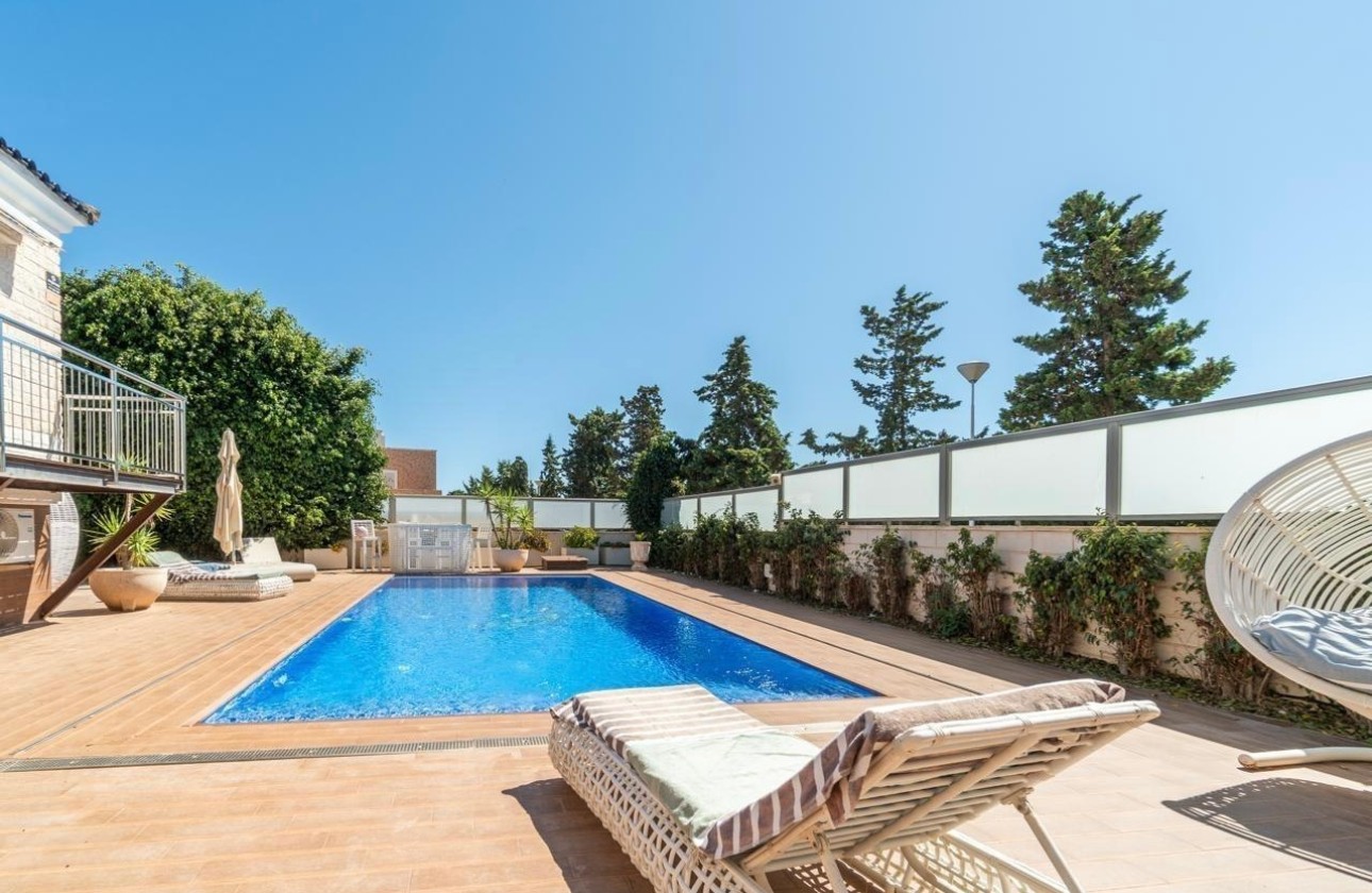 Sprzedaż - Willa wolnostojąca -
Torrevieja - Torre la mata