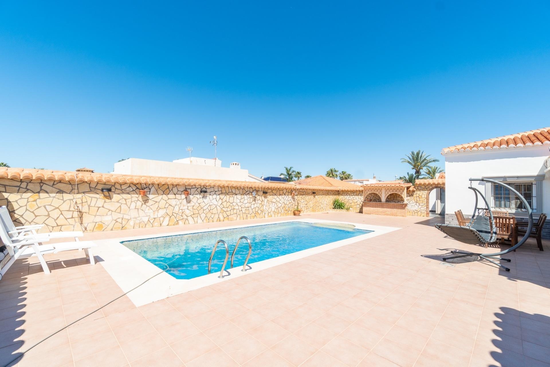 Sprzedaż - Willa wolnostojąca -
Torrevieja - Torreta florida