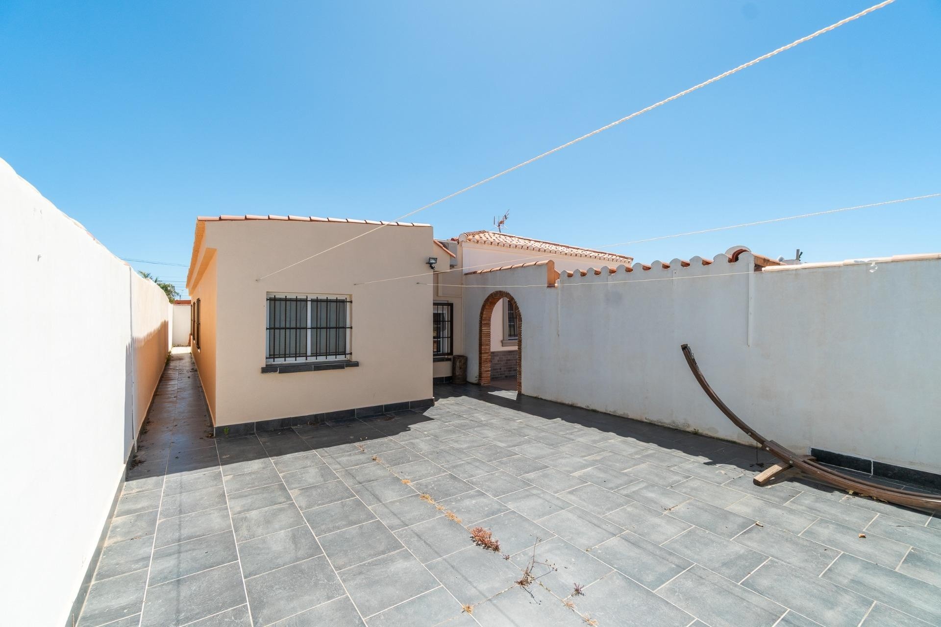 Sprzedaż - Willa wolnostojąca -
Torrevieja - Torreta florida