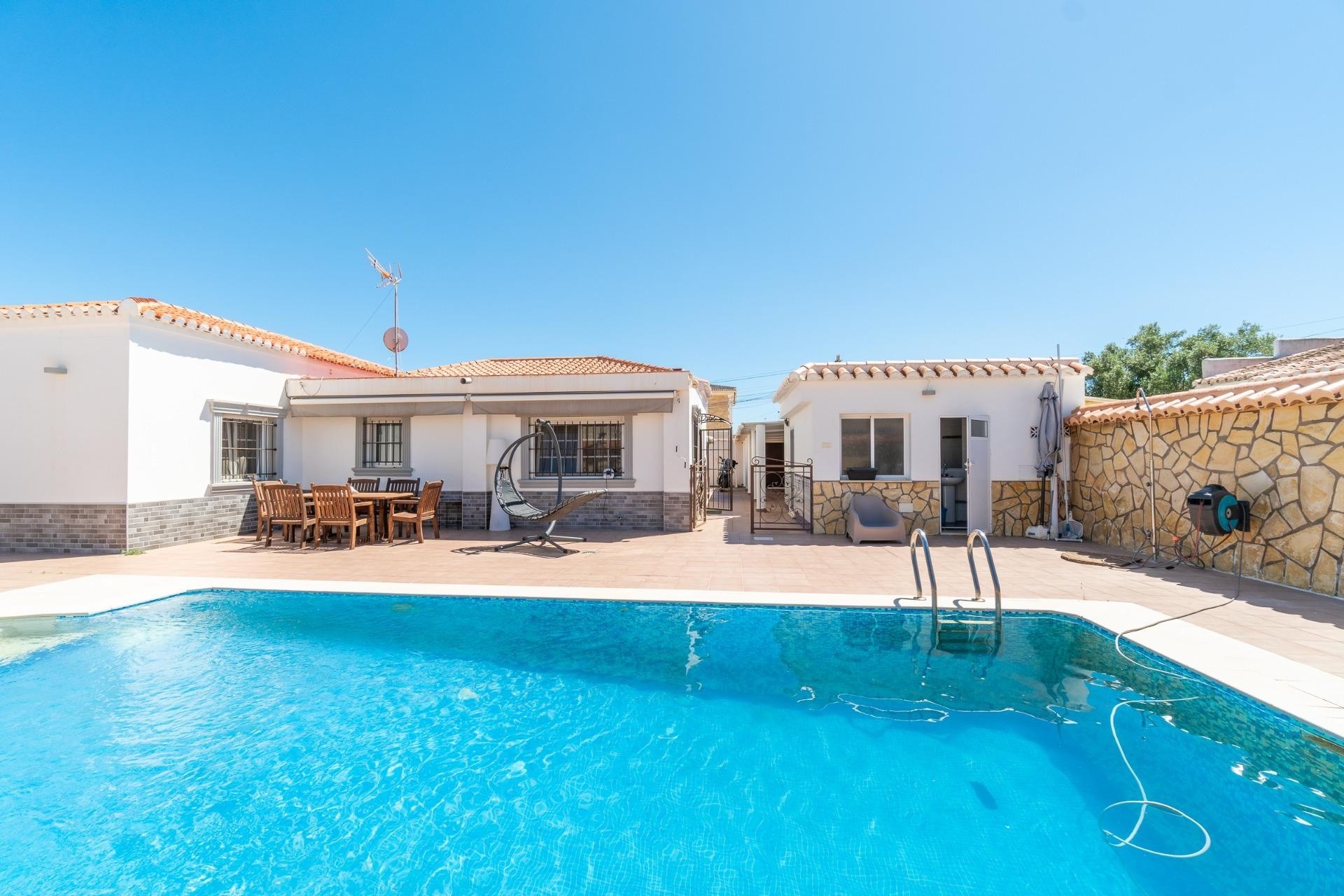 Sprzedaż - Willa wolnostojąca -
Torrevieja - Torreta florida
