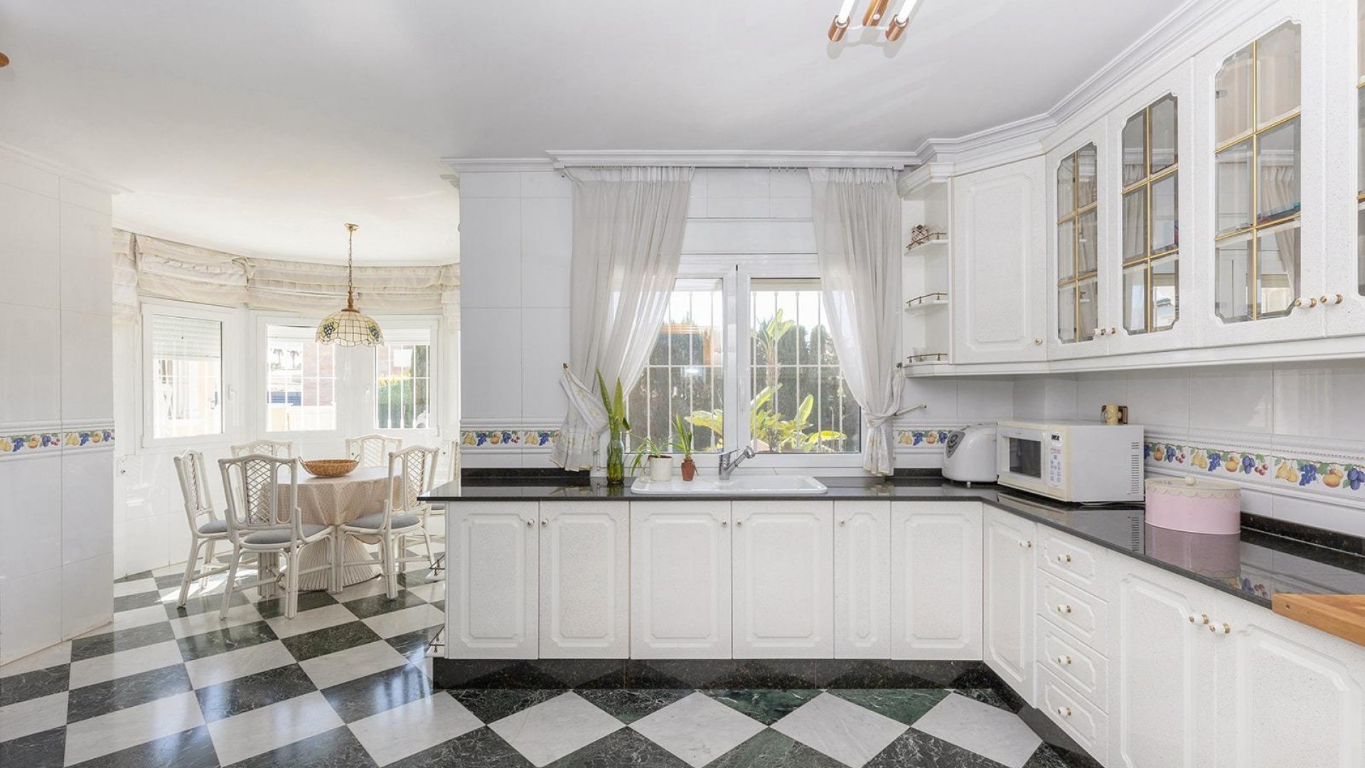 Sprzedaż - Willa wolnostojąca -
Torrevieja - Torreta florida