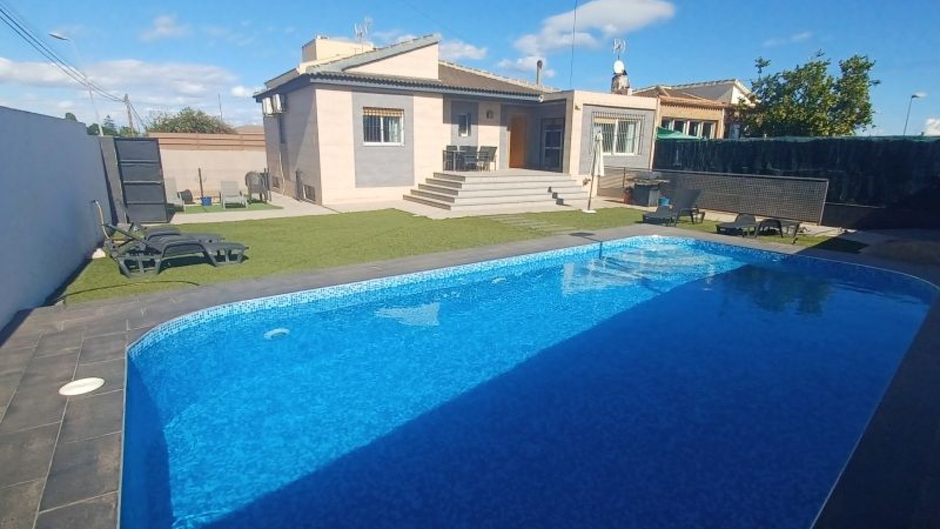 Sprzedaż - Willa wolnostojąca -
Torrevieja