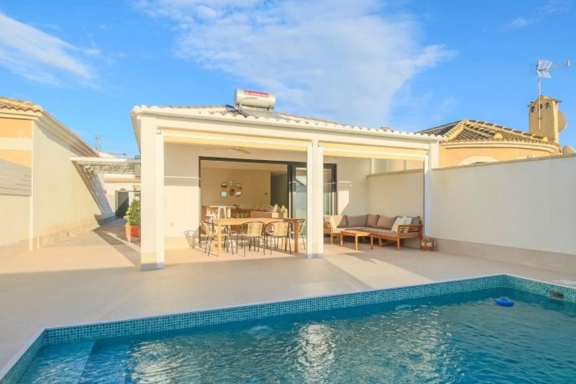 Sprzedaż - Willa wolnostojąca -
Torrevieja