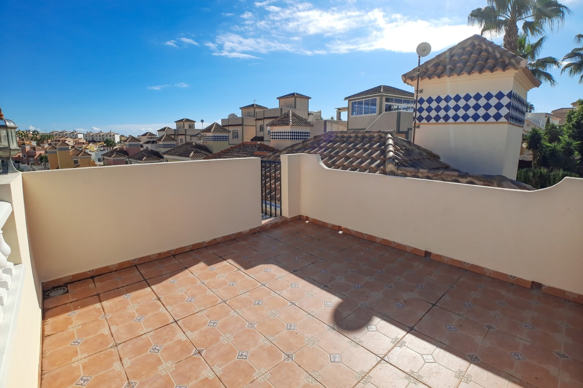 Sprzedaż - Willa wolnostojąca -
Villamartín - Costa Blanca