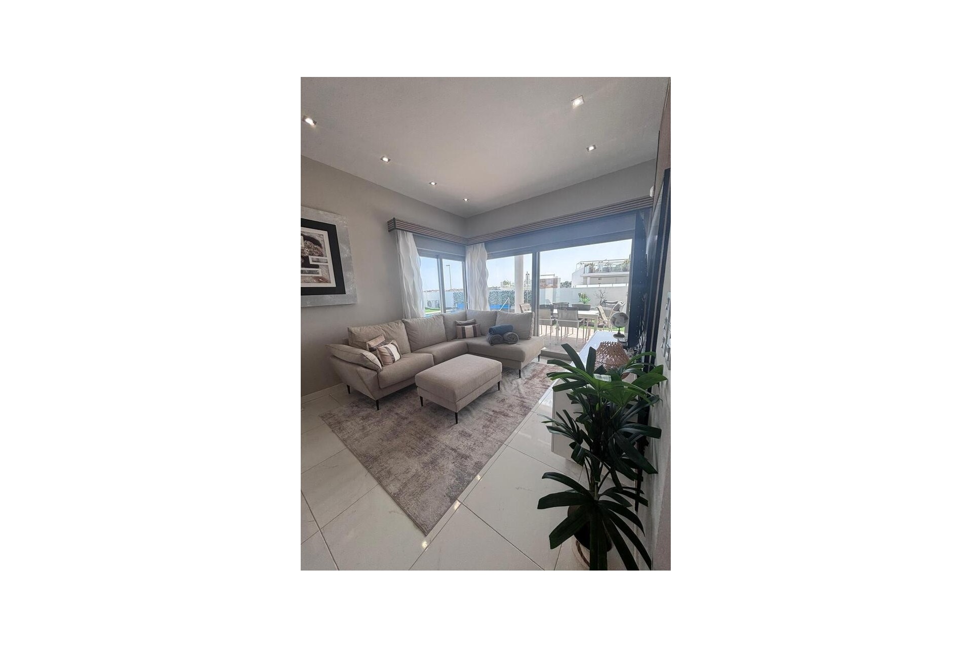 Sprzedaż - Willa wolnostojąca -
Villamartín - Costa Blanca