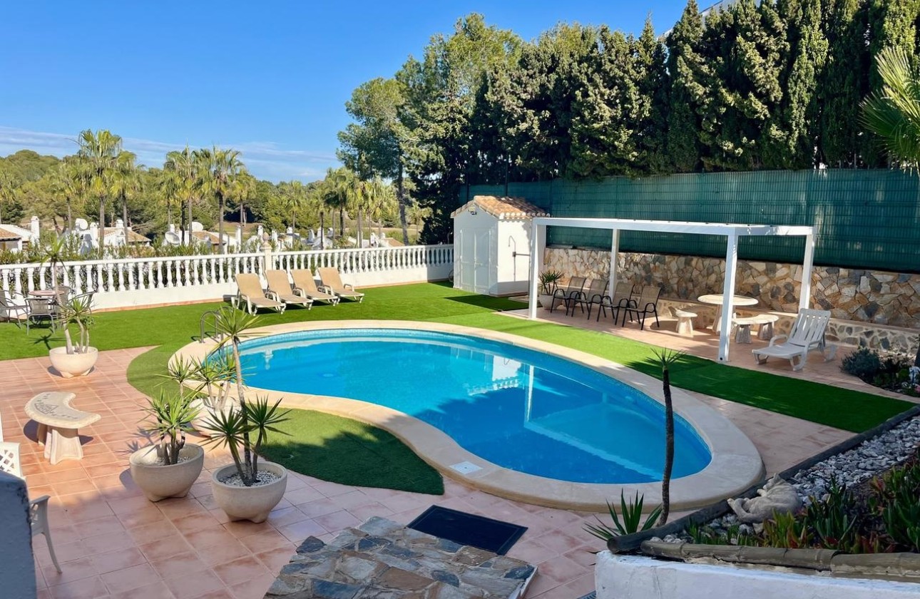 Sprzedaż - Willa wolnostojąca -
Villamartín - Costa Blanca