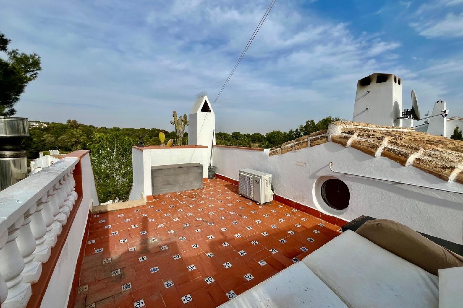 Sprzedaż - Willa wolnostojąca -
Villamartín - Costa Blanca