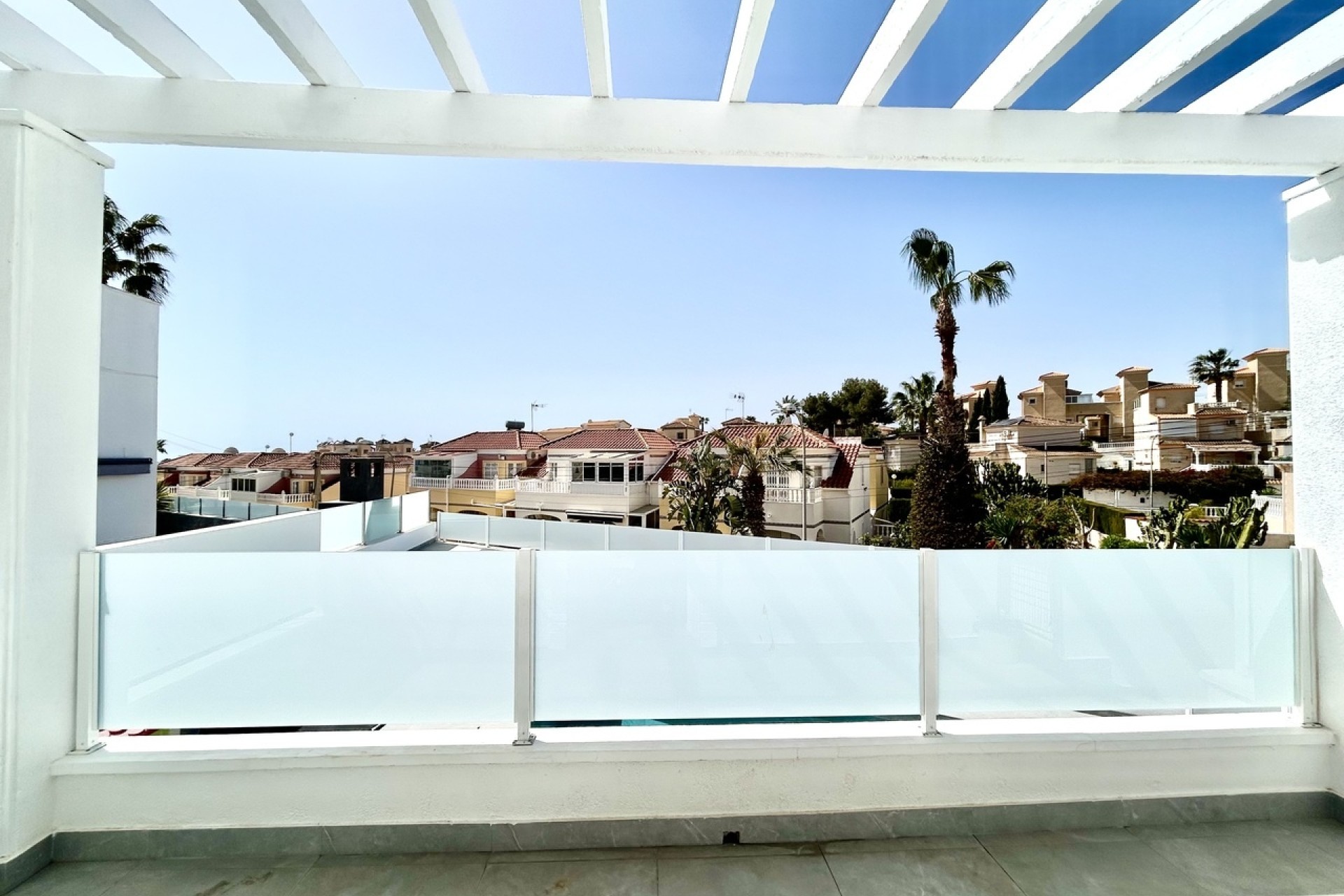 Sprzedaż - Willa wolnostojąca -
Villamartín - Costa Blanca