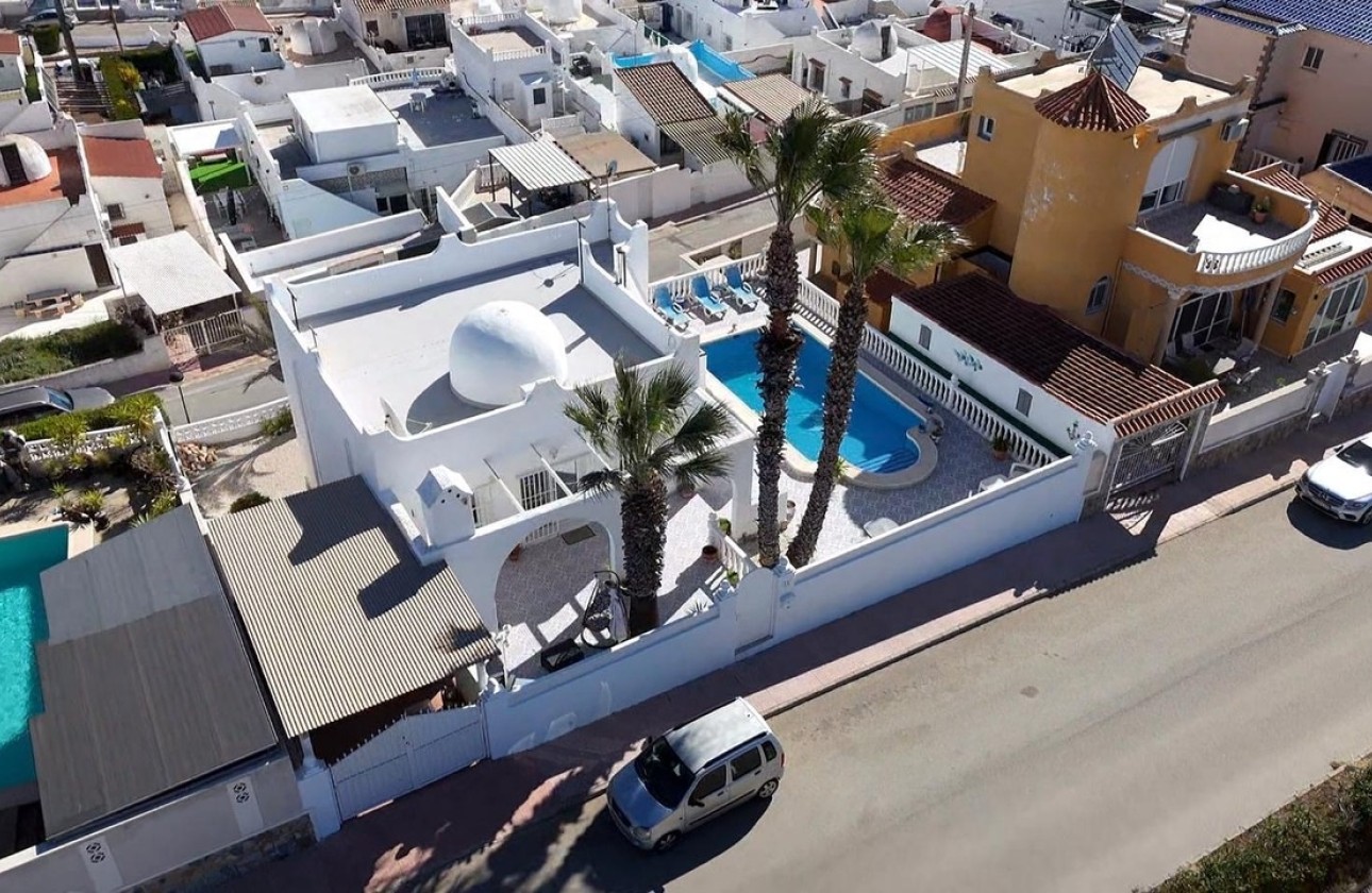 Sprzedaż - Willa wolnostojąca -
Villamartín - Costa Blanca