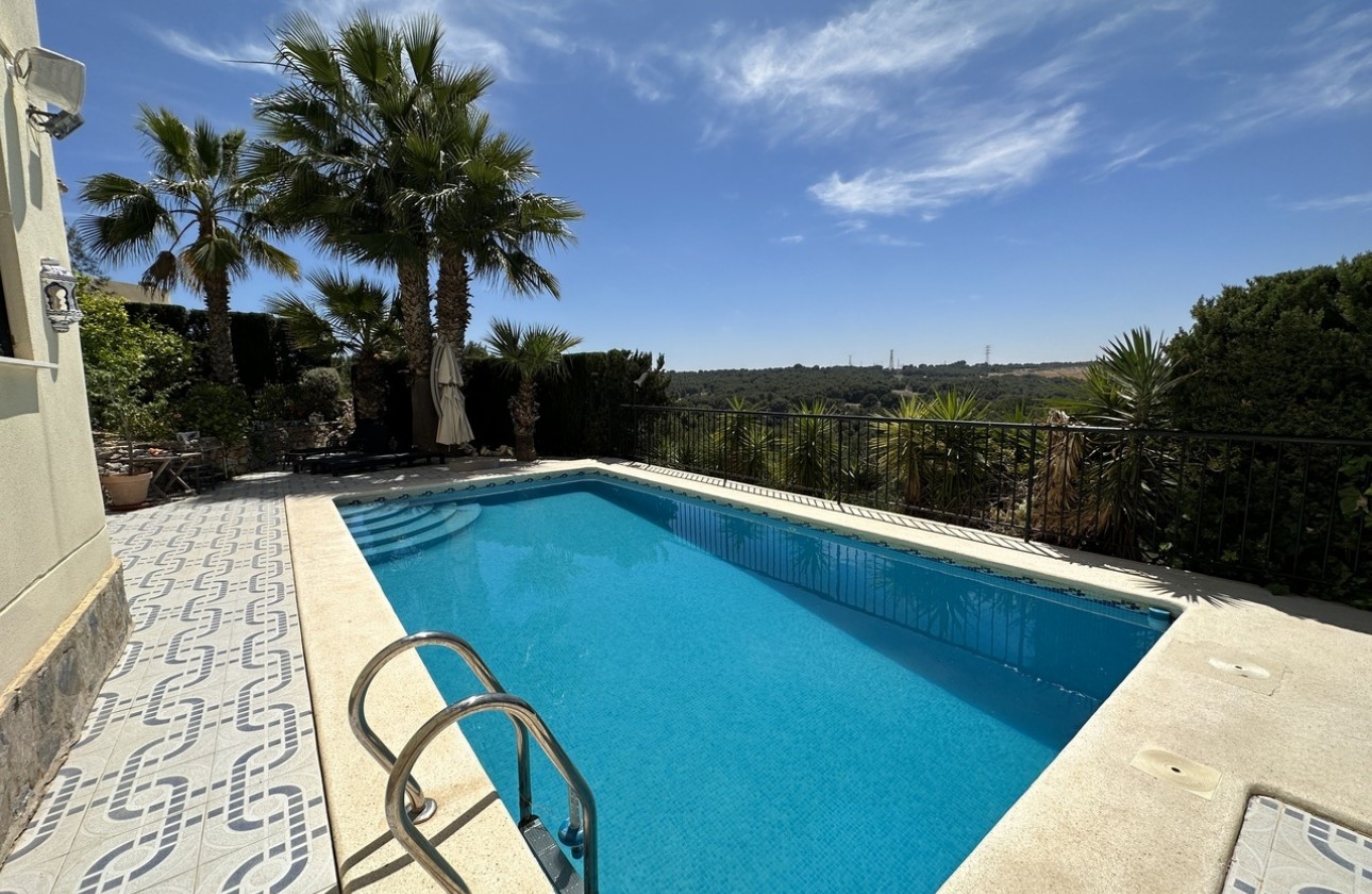 Sprzedaż - Willa wolnostojąca -
Villamartín - Costa Blanca