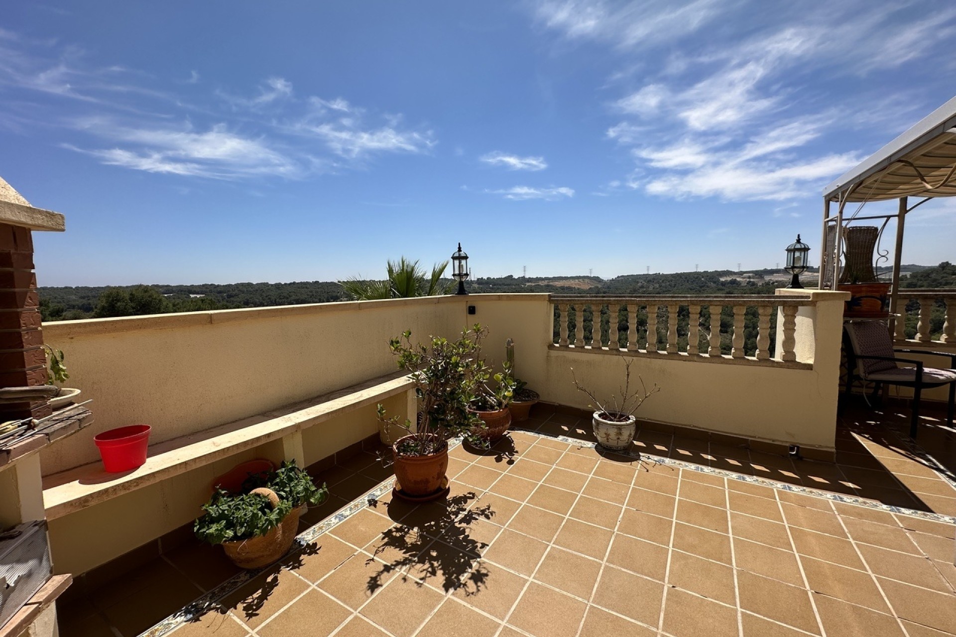 Sprzedaż - Willa wolnostojąca -
Villamartín - Costa Blanca