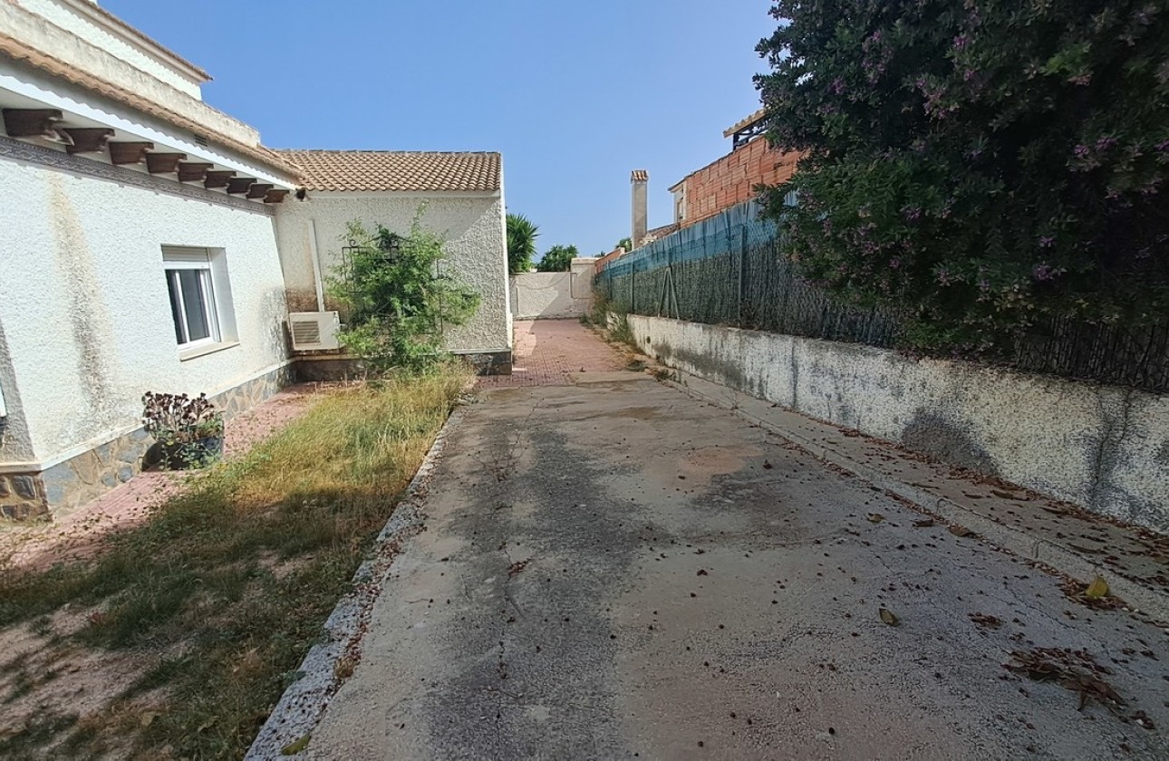 Sprzedaż - Willa wolnostojąca -
Villamartín - Costa Blanca