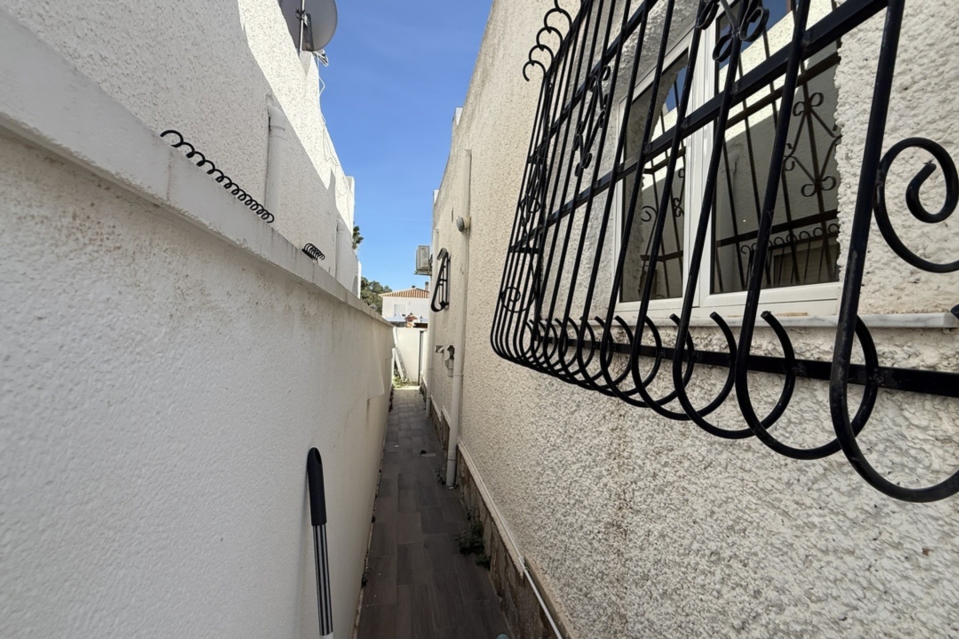 Sprzedaż - Willa wolnostojąca -
Villamartín - Costa Blanca