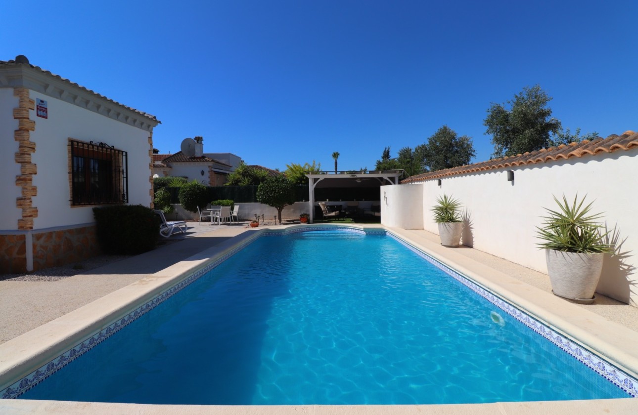 Sprzedaż - Wolnostojąca willa -
Formentera del Segura - Fincas de La Vega
