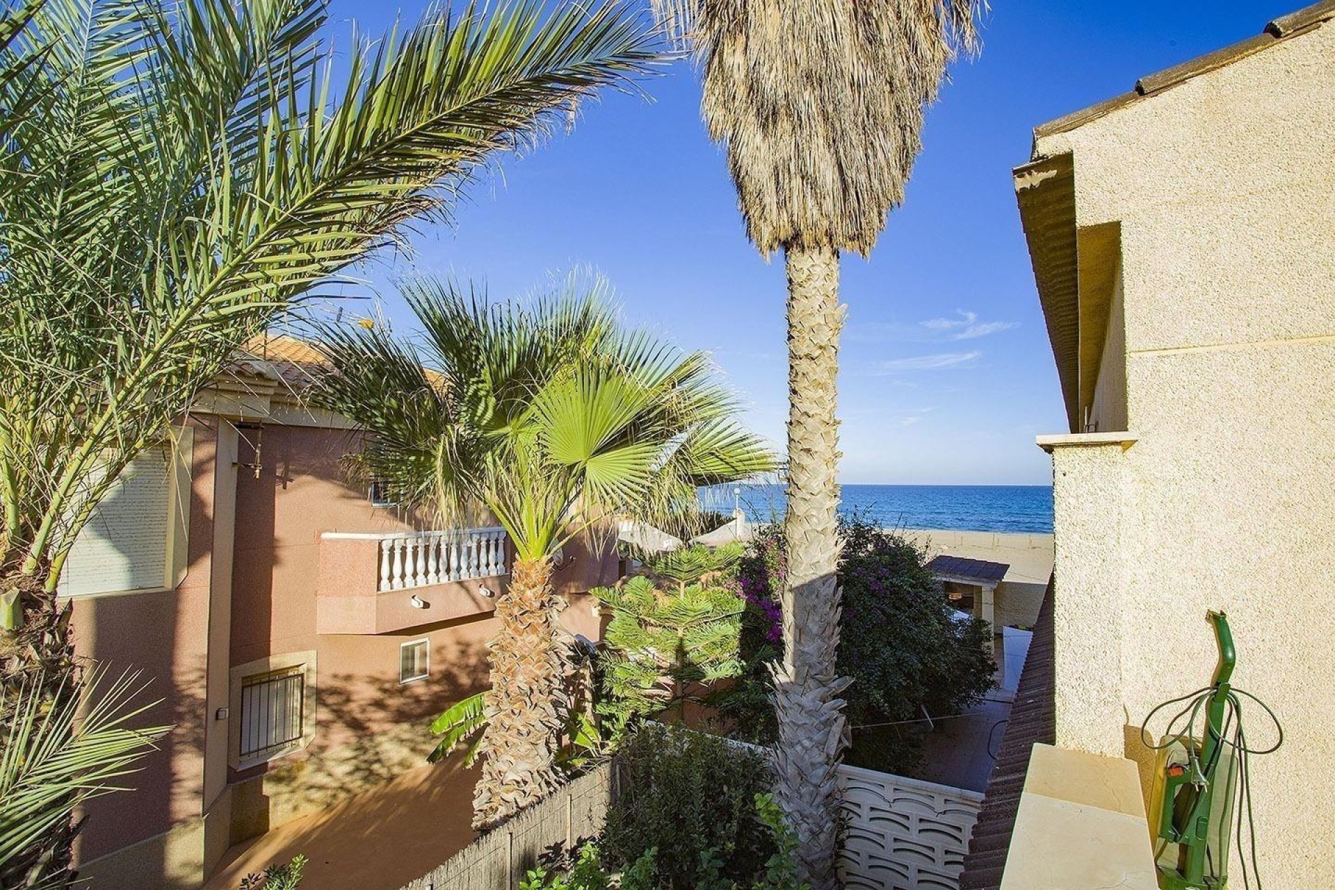 Sprzedaż - Wolnostojąca willa -
La Manga del Mar Menor - La Manga