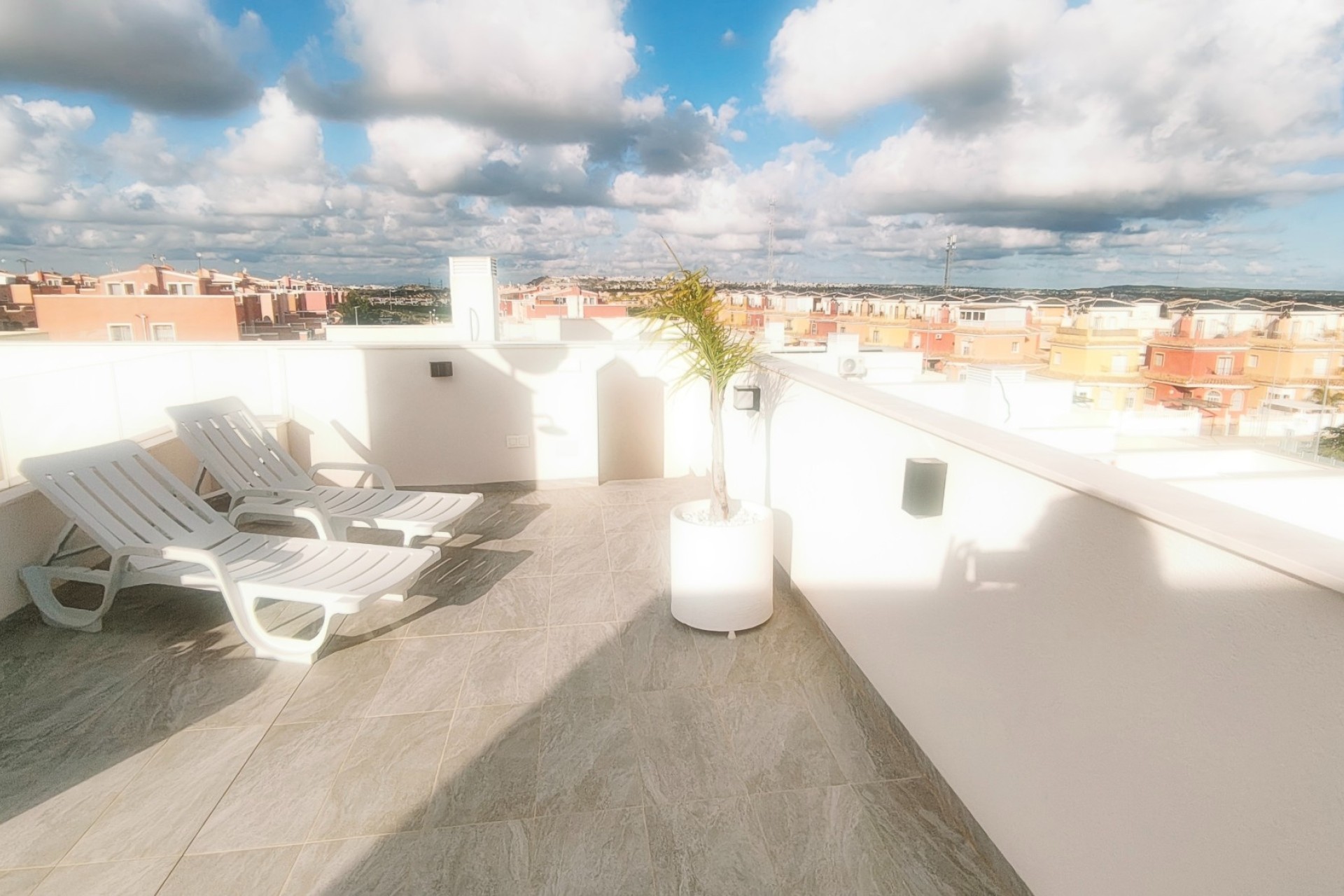 Sprzedaż - Wolnostojąca willa -
Los Montesinos - La Herrada