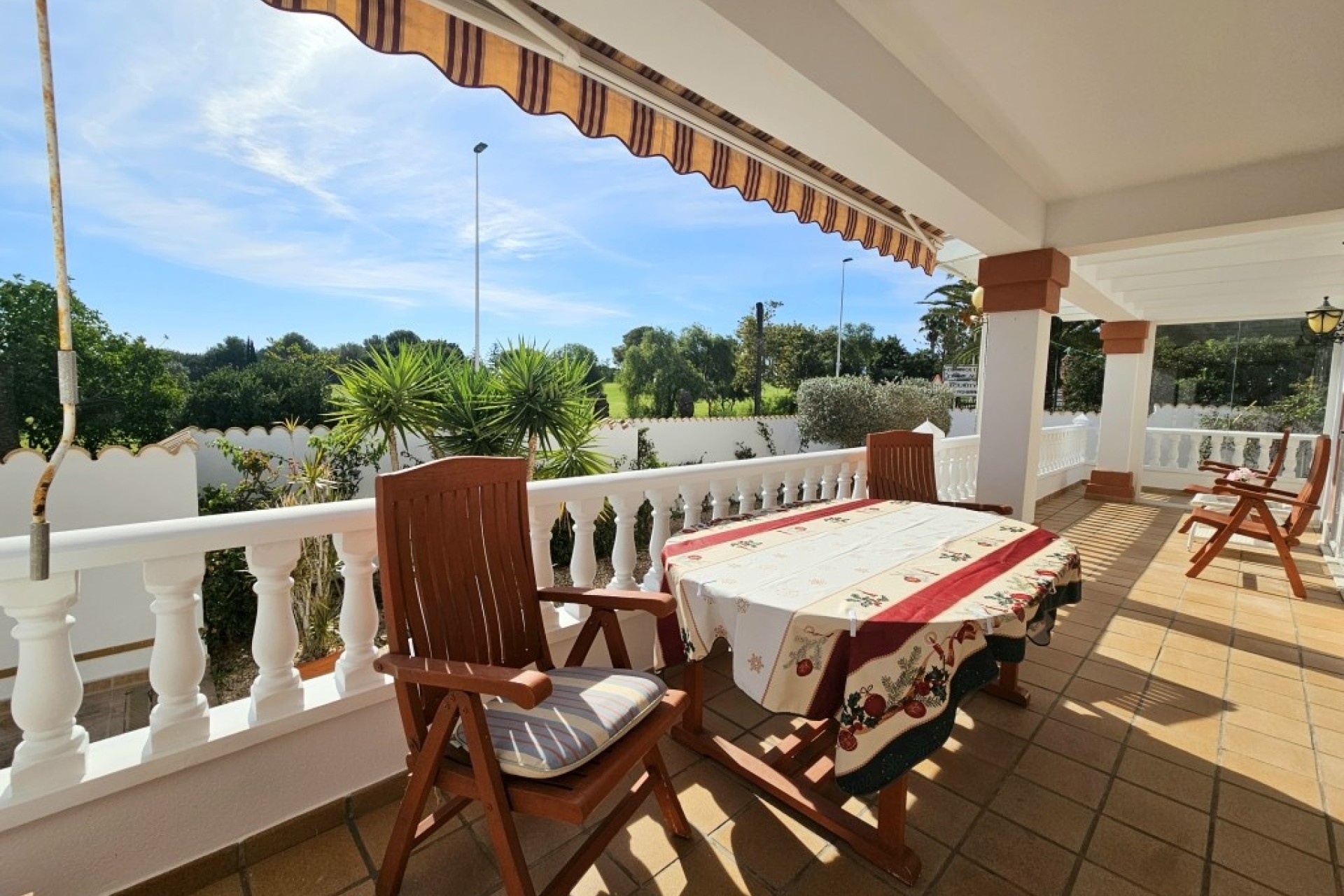 Sprzedaż - Wolnostojąca willa -
Orihuela - Campoamor Golf