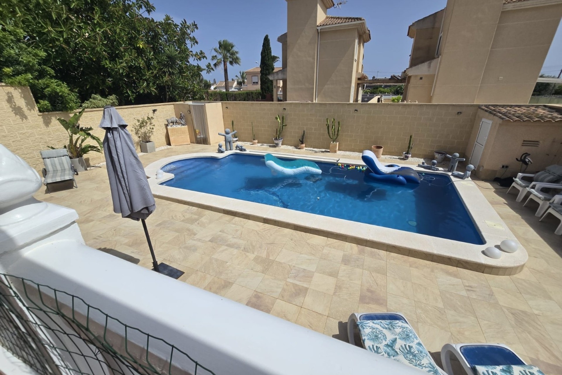 Sprzedaż - Wolnostojąca willa -
Torrevieja - La Siesta