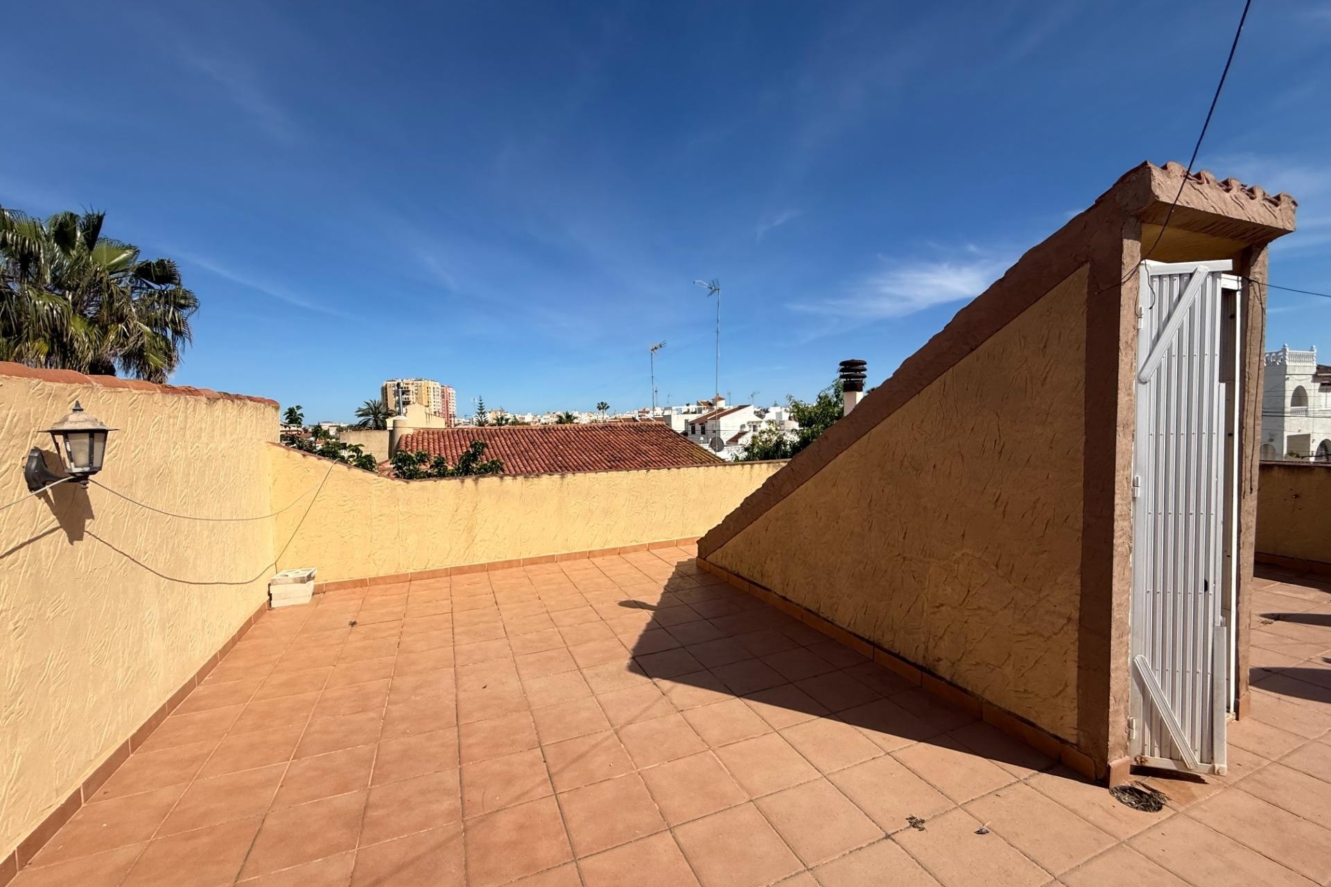 Sprzedaż - Wolnostojąca willa -
Torrevieja - Playa de los Locos