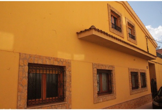 Stadswoning - Herverkoop -
        Pinoso - C8P-56128