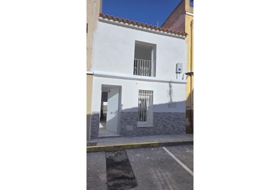 Stadthaus - Resale - Pinoso - Inland