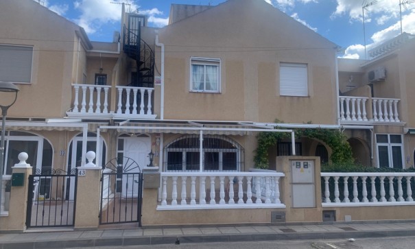 Town house - Återförsäljning - Orihuela Costa - Punta Prima