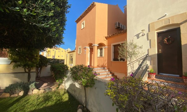 Town house - Sale - Algorfa - Algorfa (La Finca Golf)