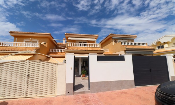 Town house - Sale - Benijofar - Monte Azul
