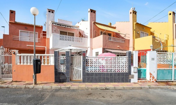 Town house - Sale - Torrevieja - Aguas nuevas 1