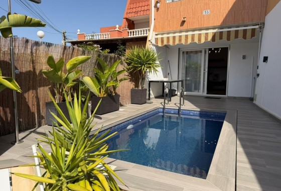Town house - Sale - Torrevieja - Los Frutales