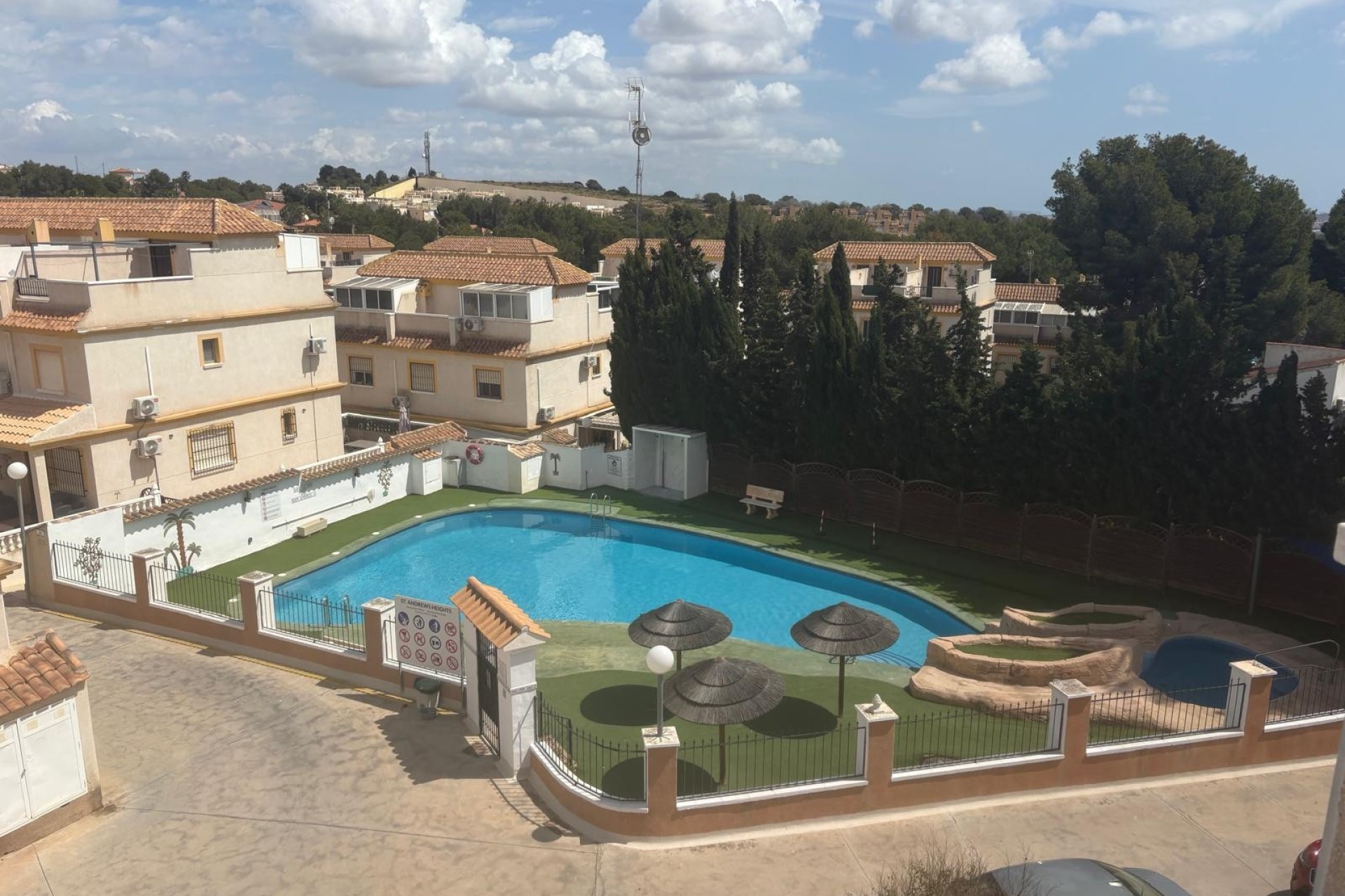 Venta - Adosado -
Algorfa