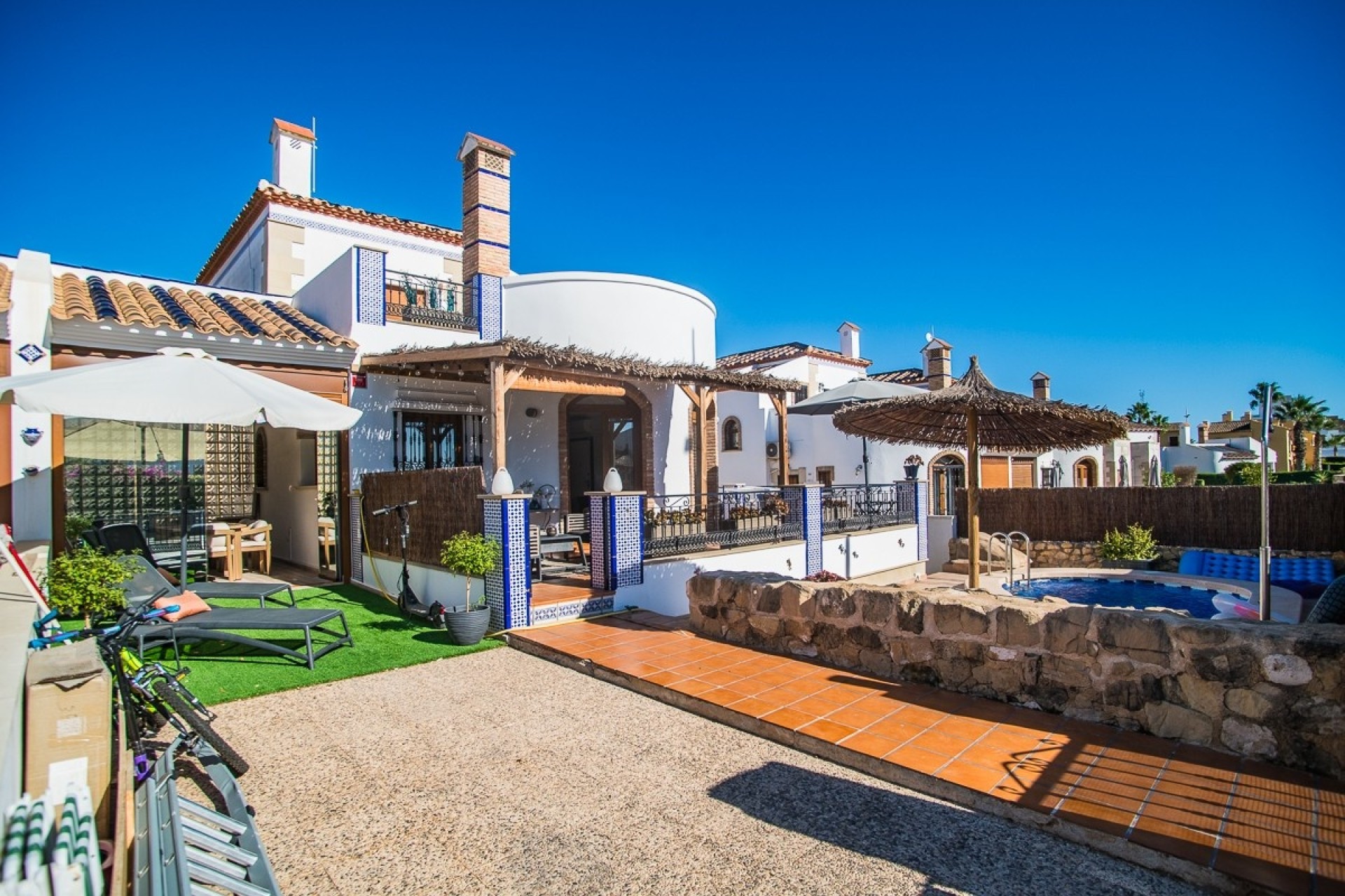 Venta - Adosado -
Algorfa