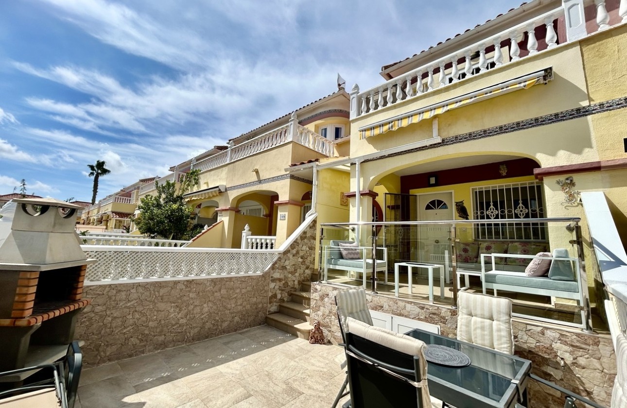 Venta - Adosado -
Cabo Roig