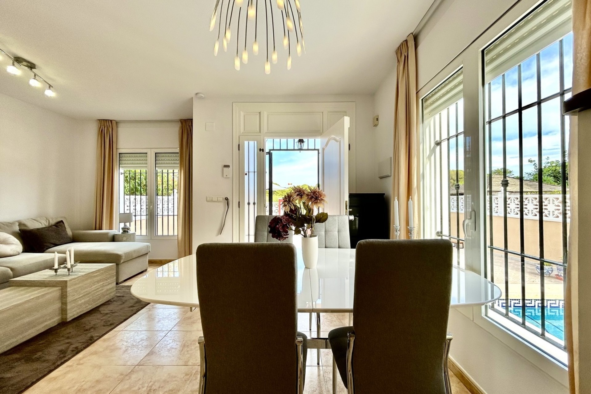 Venta - Adosado -
Dehesa de Campoamor - Campoamor