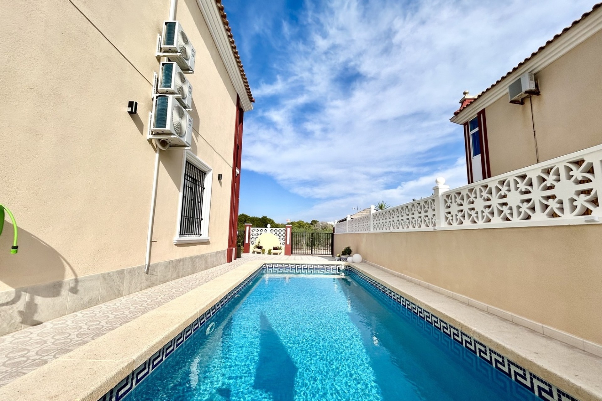 Venta - Adosado -
Dehesa de Campoamor - Campoamor