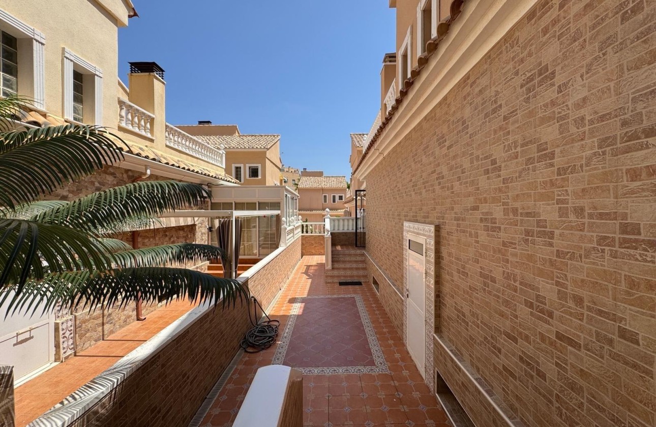 Venta - Adosado -
Guardamar del Segura - Urbanizaciones