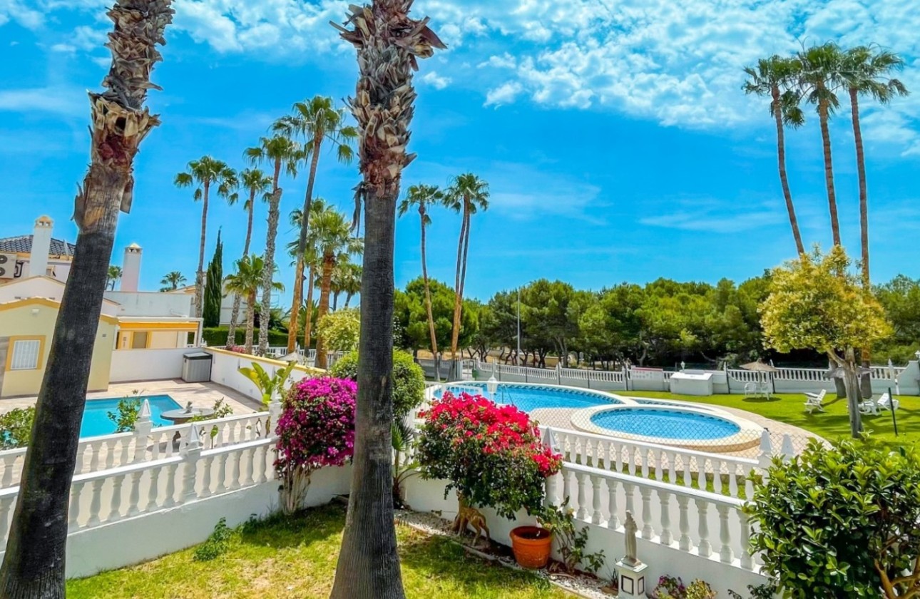 Venta - Adosado -
Orihuela Costa - La Rioja