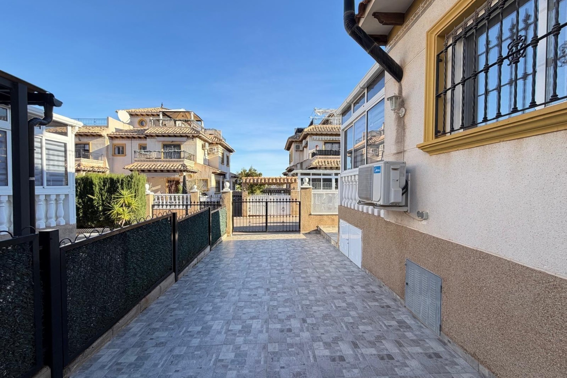 Venta - Adosado -
Orihuela Costa - Las Filipinas