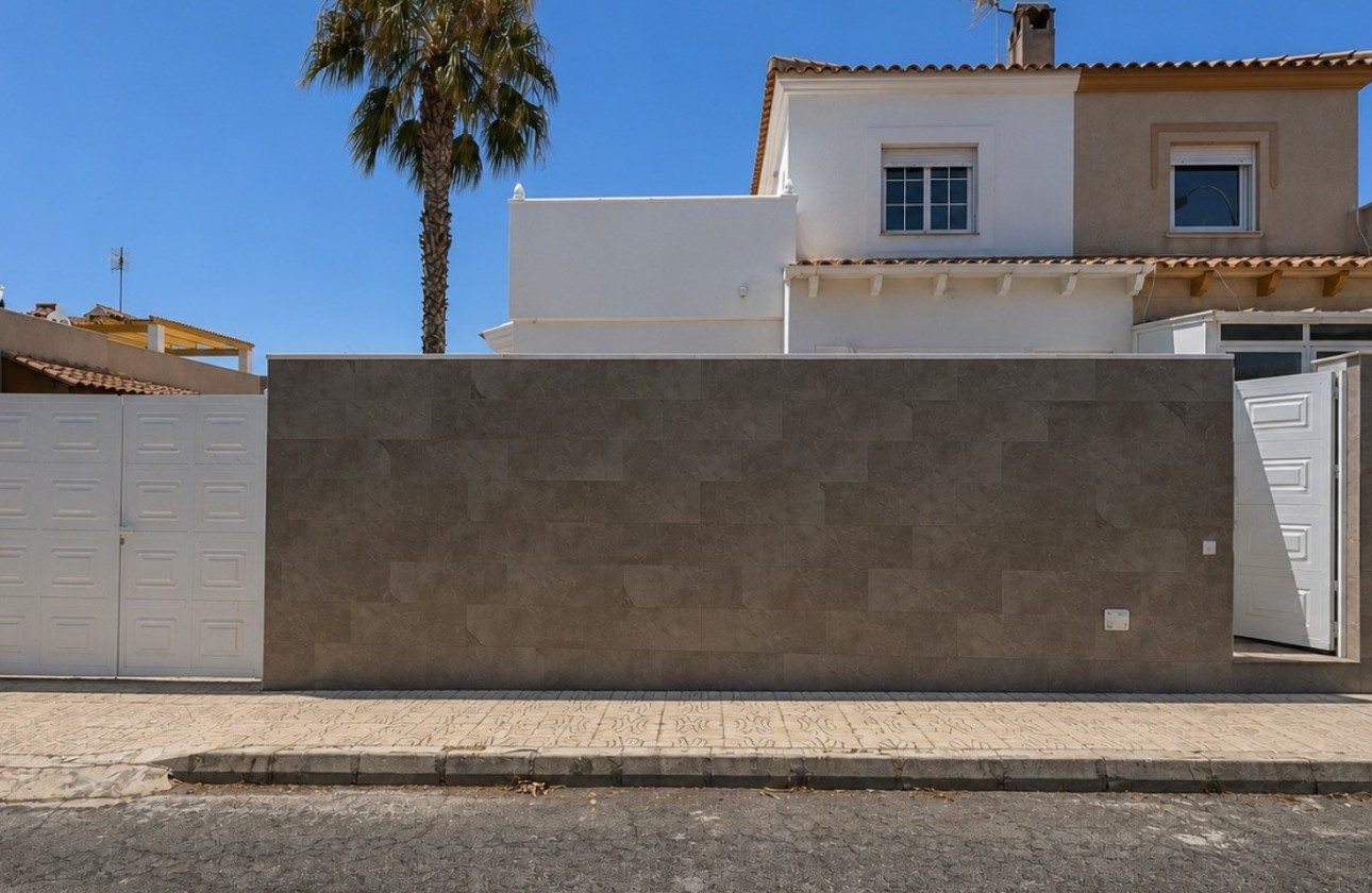 Venta - Adosado -
Orihuela Costa - Los Altos