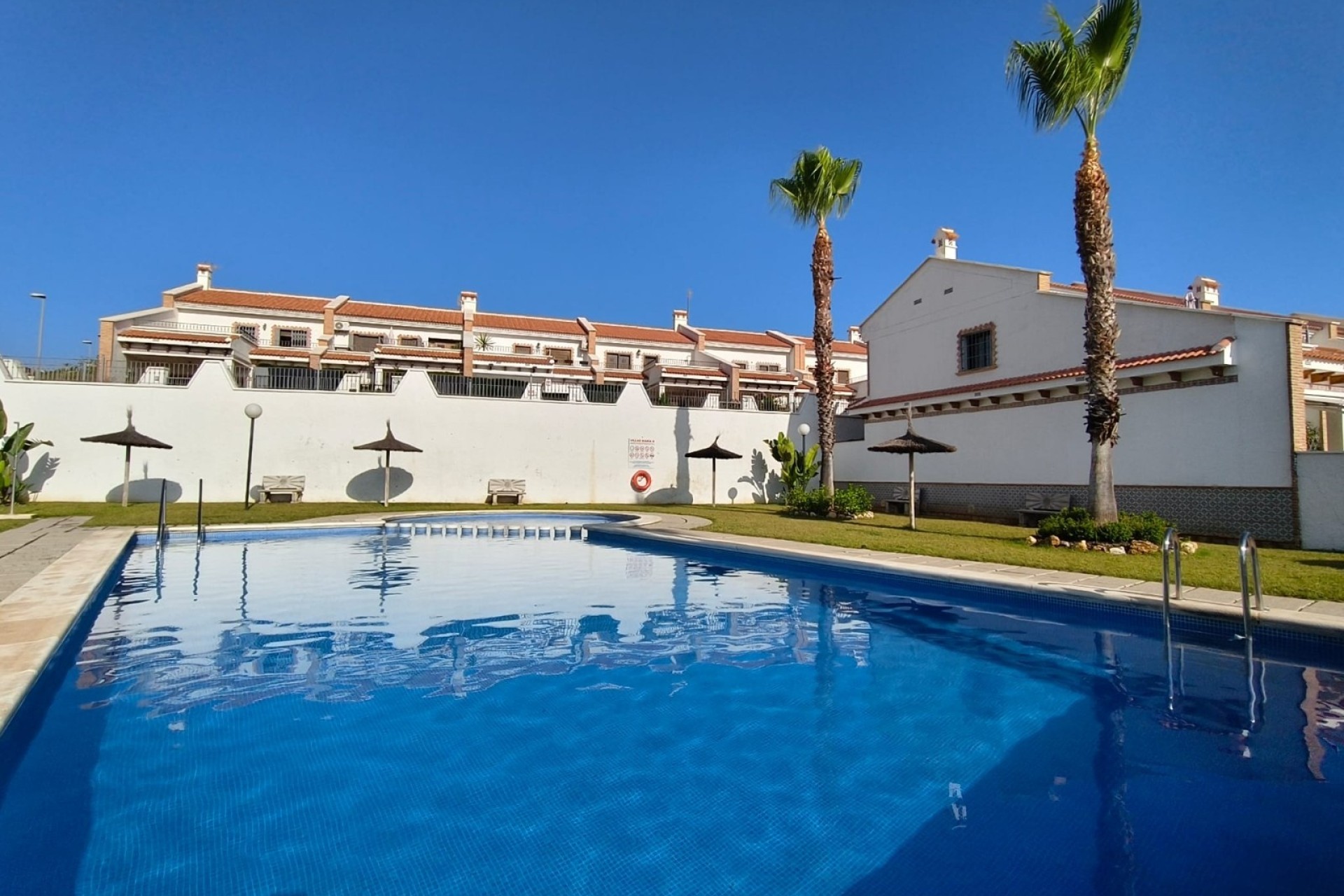 Venta - Adosado -
San Miguel de Salinas