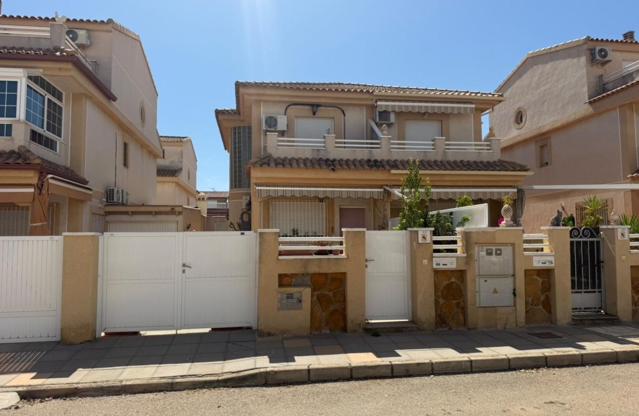 Venta - Adosado -
Torre de la Horadada