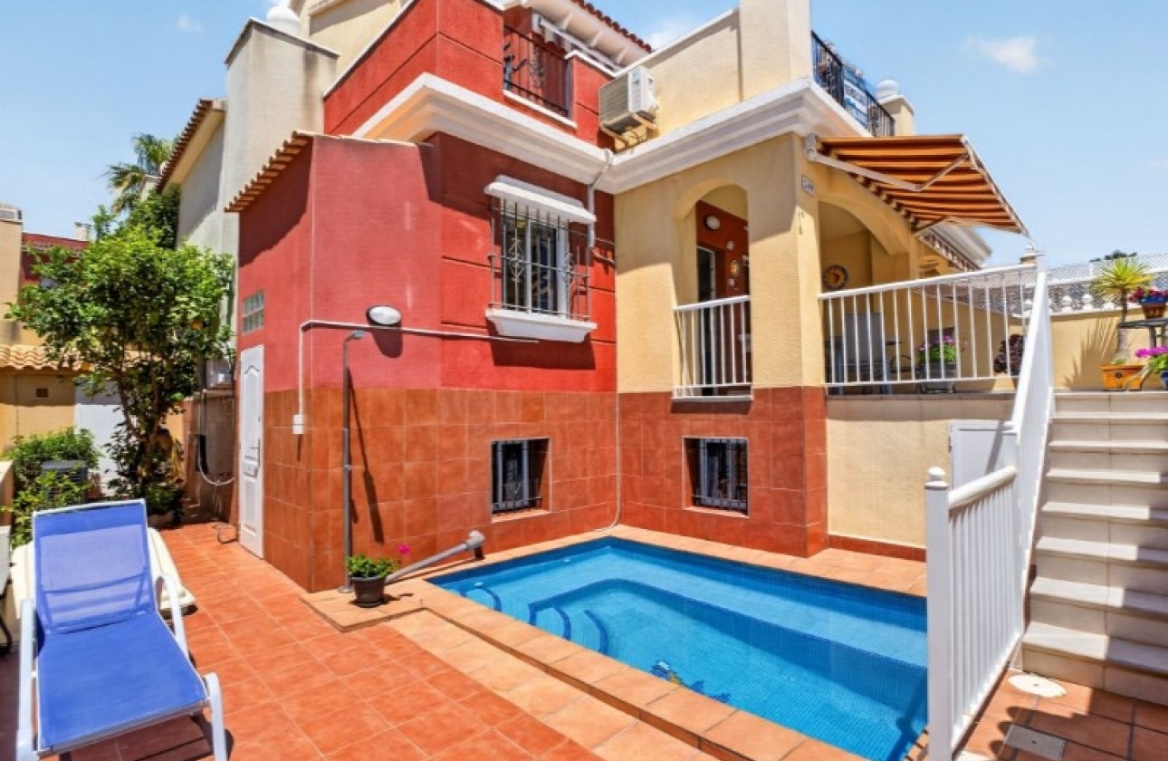Venta - Adosado -
Torrevieja