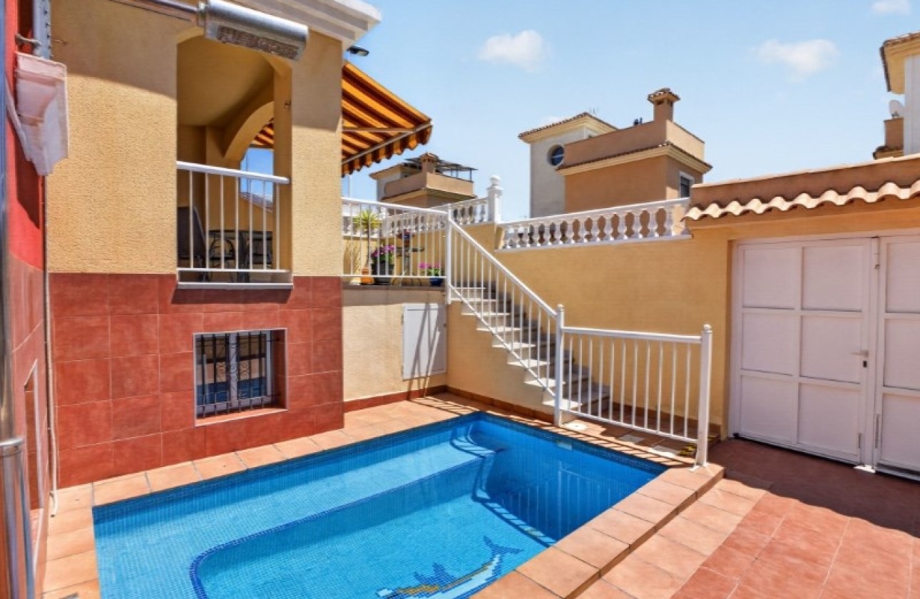 Venta - Adosado -
Torrevieja