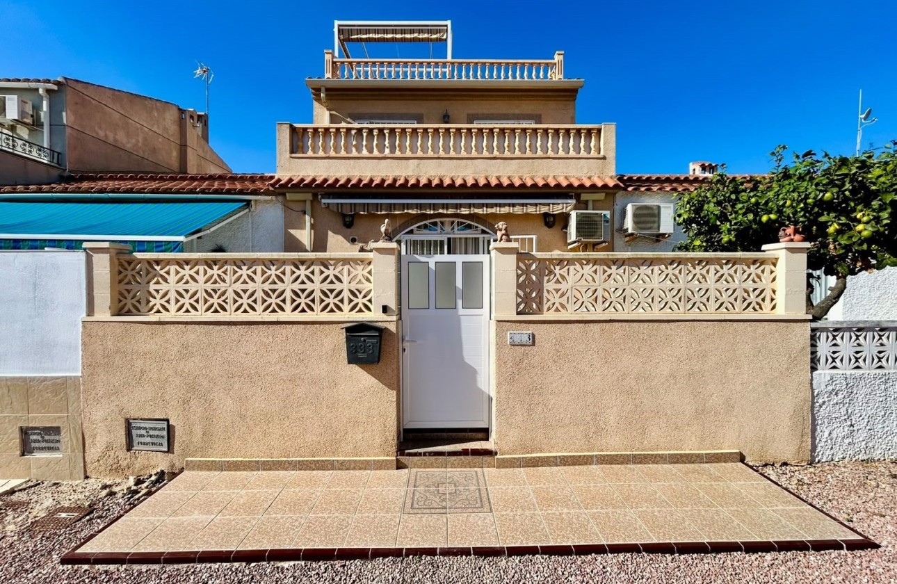 Venta - Adosado -
Torrevieja