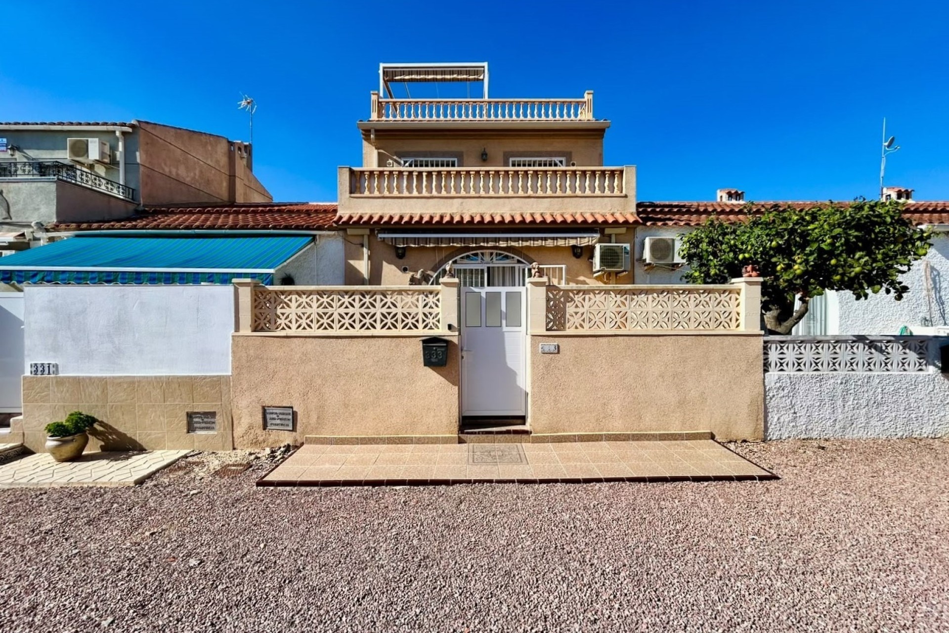 Venta - Adosado -
Torrevieja