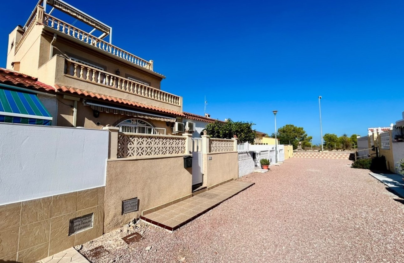 Venta - Adosado -
Torrevieja