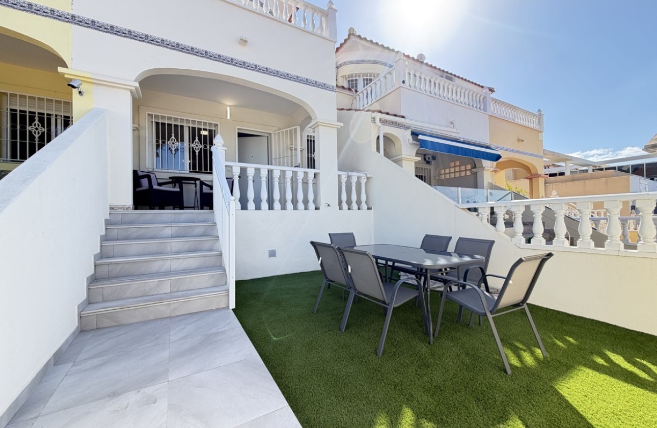 Venta - Adosado -
Villamartín