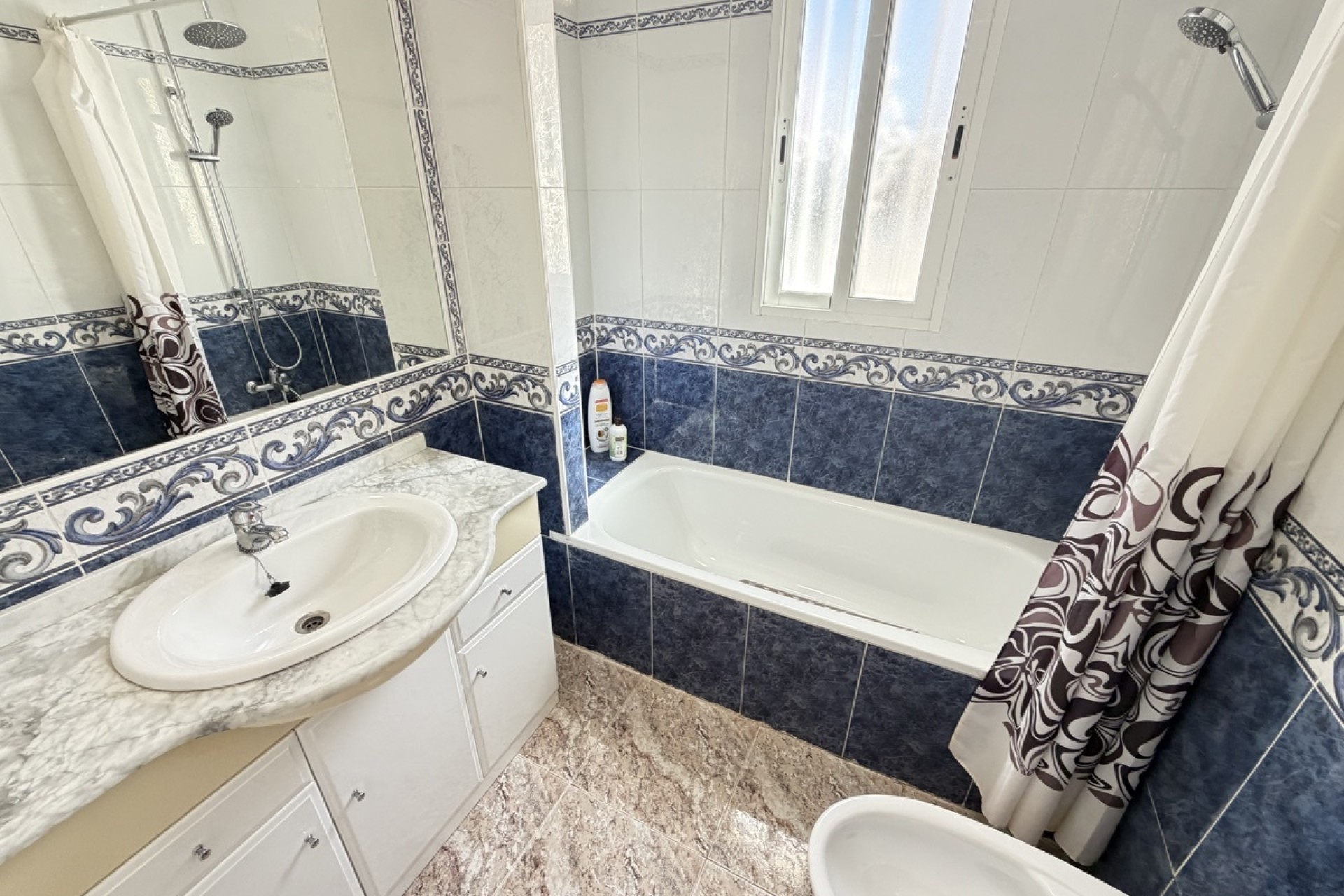 Venta - Adosado -
Villamartín