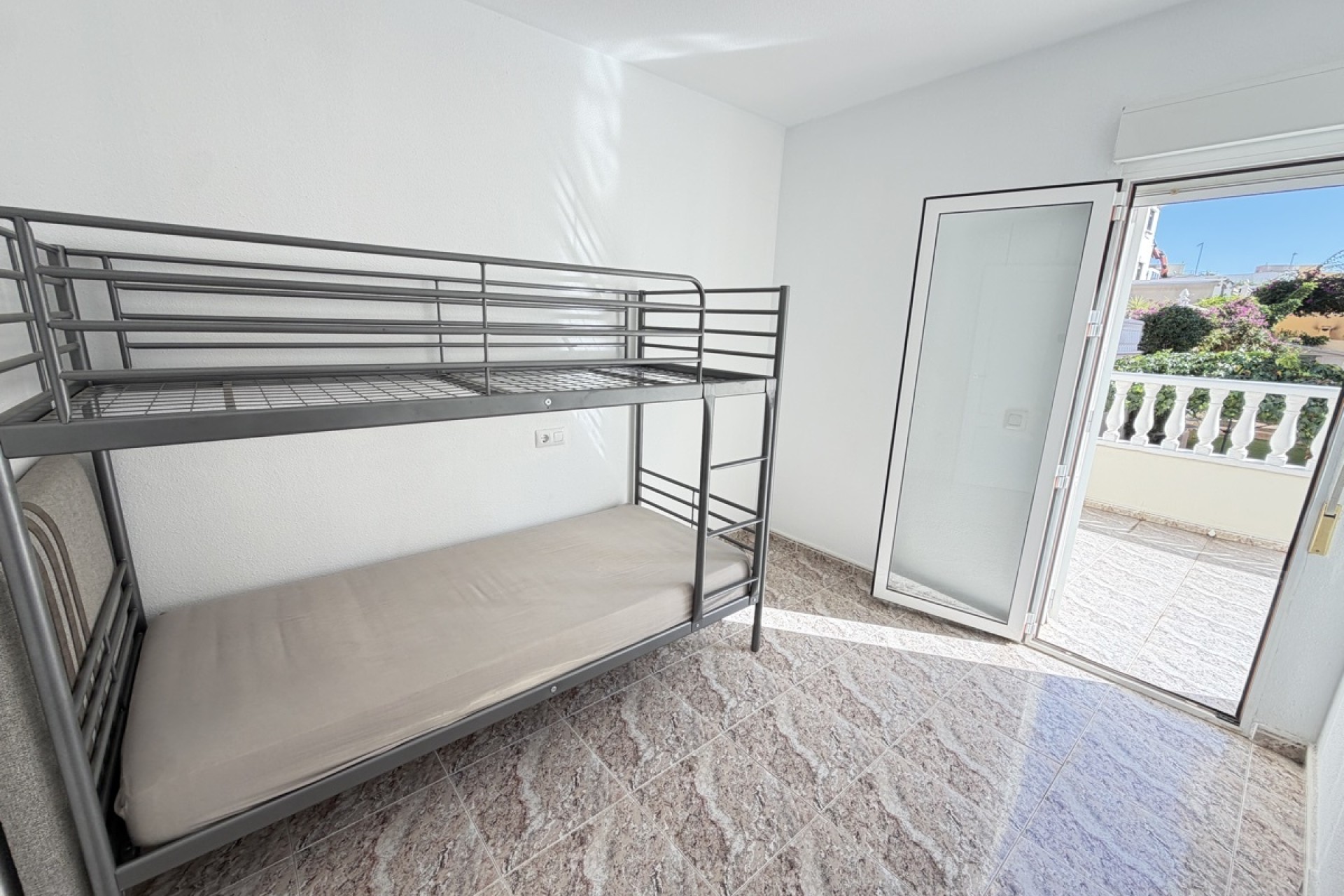 Venta - Adosado -
Villamartín